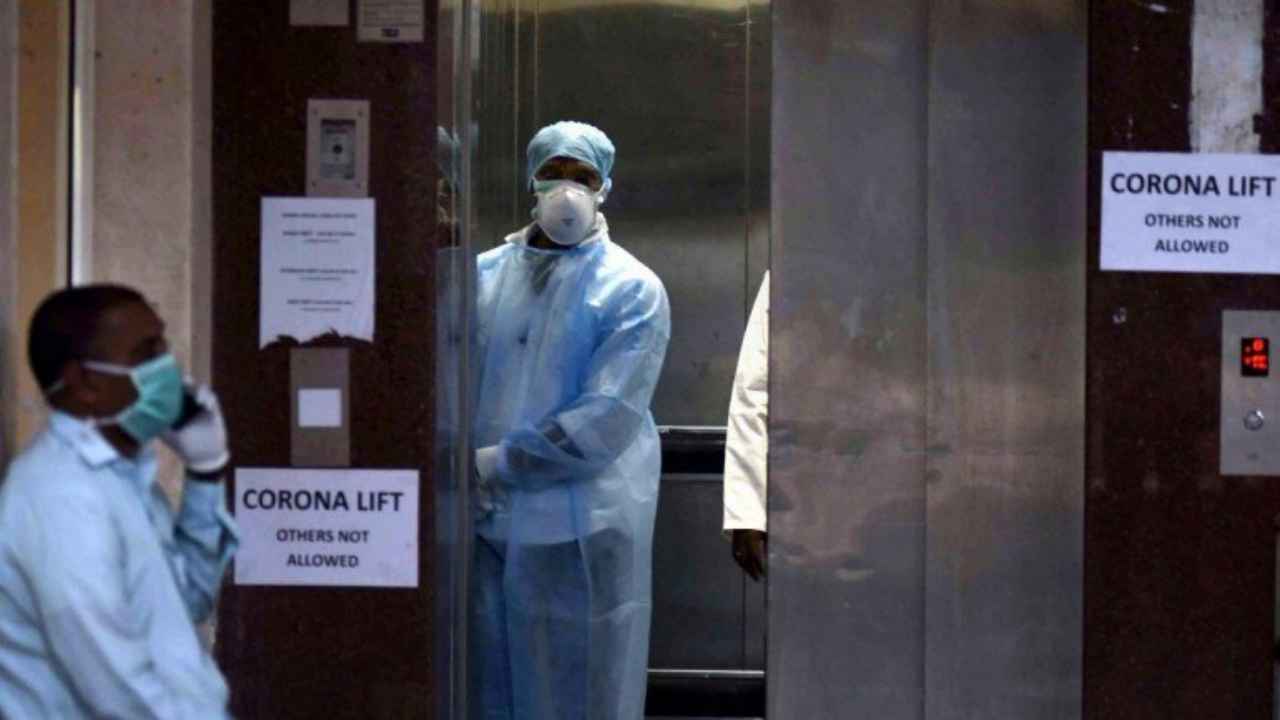 COVID-19 outbreak: Fearing quarantine, Bengaluru doctor locks himself in clinic along with staff