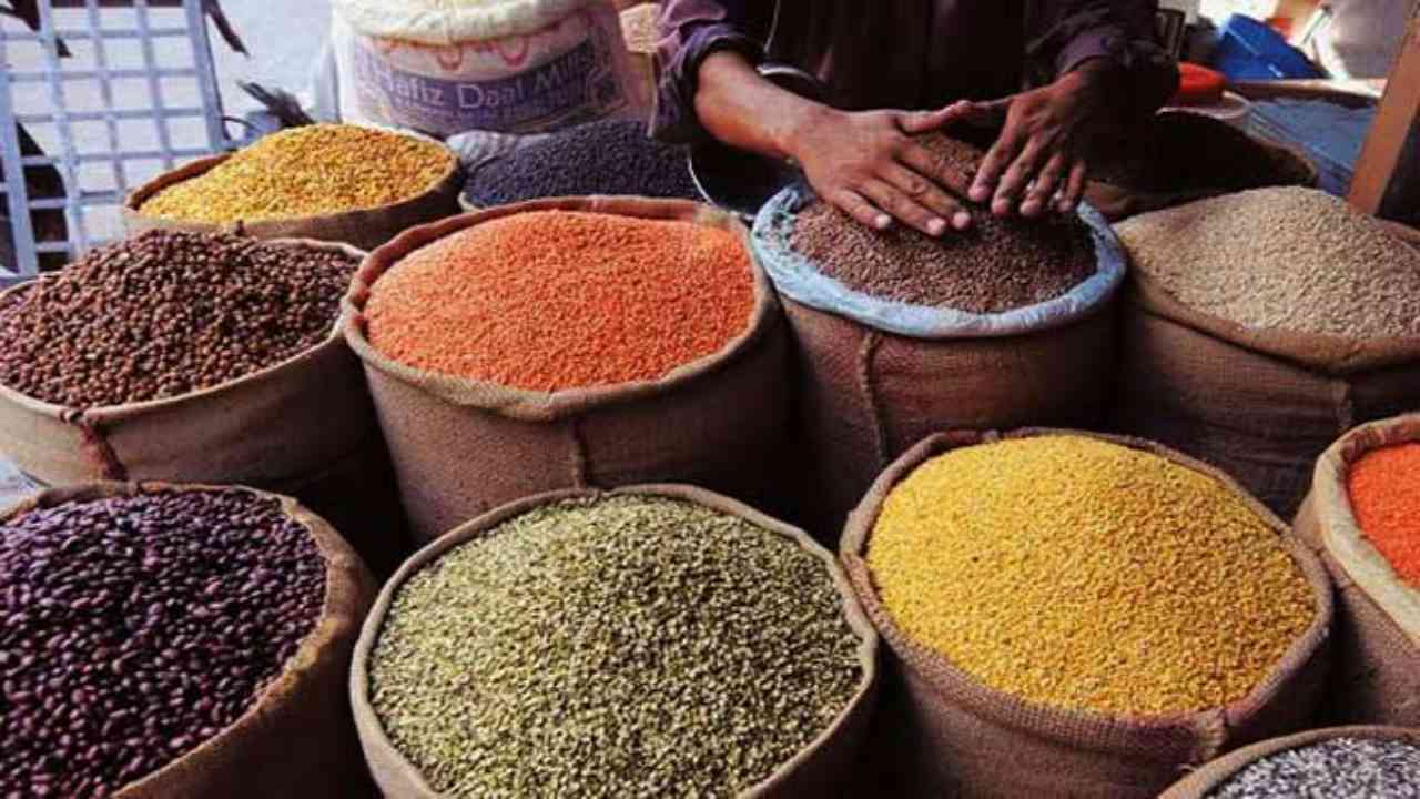 Essential Commodities Act, 1955: Know meaning, objectives and punishment here