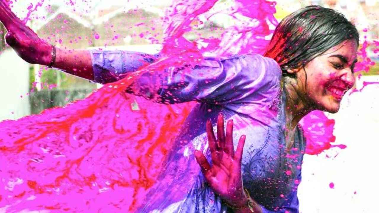 Holi 2020: Here are some tips to remove colours from your face and body