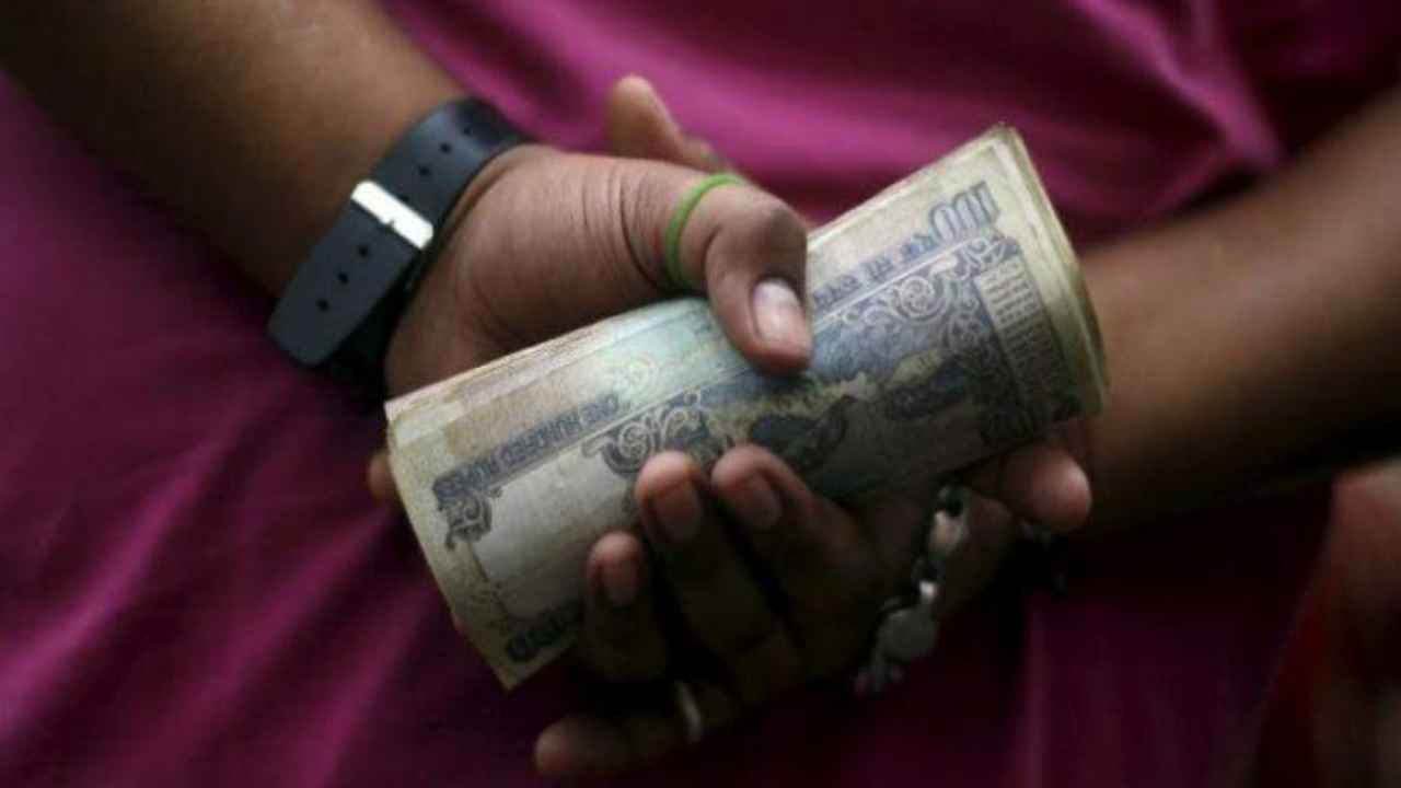 Rupee slumps 31 paise to 73.43 against USD in early trade amid concerns over rising COVID-19 cases