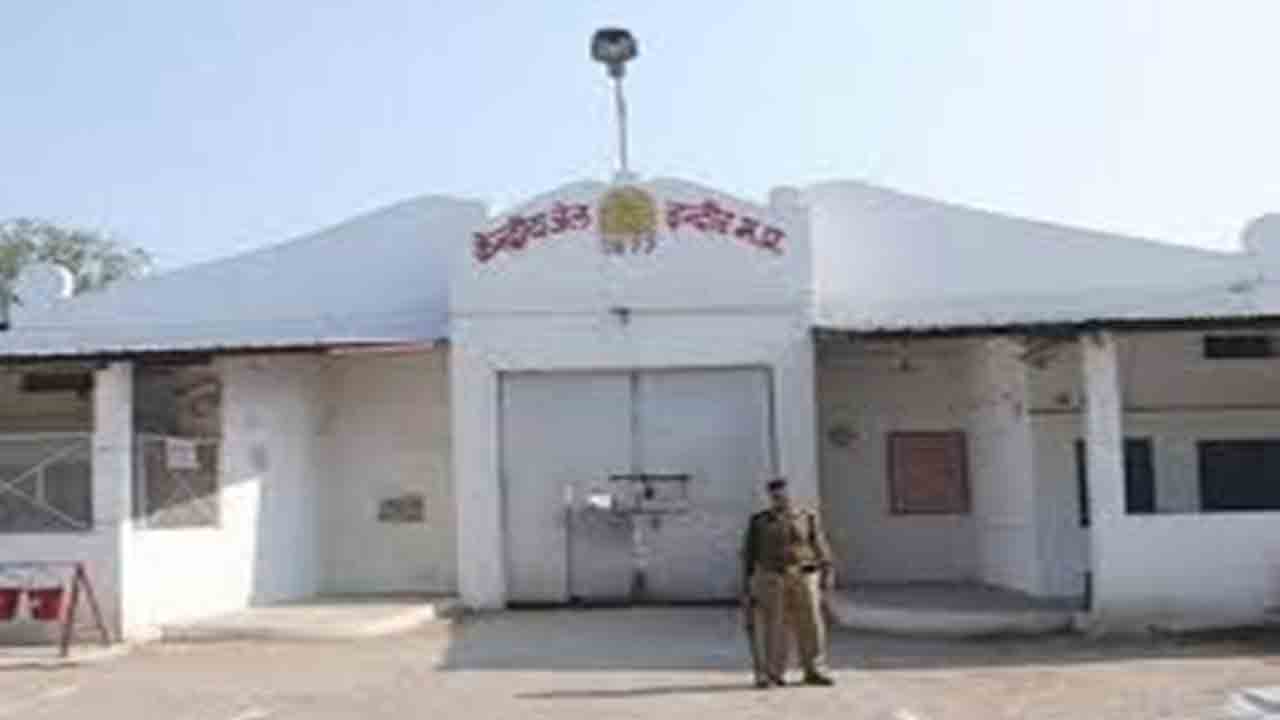 Madhya Pradesh: Confirmed coronavirus cases in Indore's Central Jail climb to 19