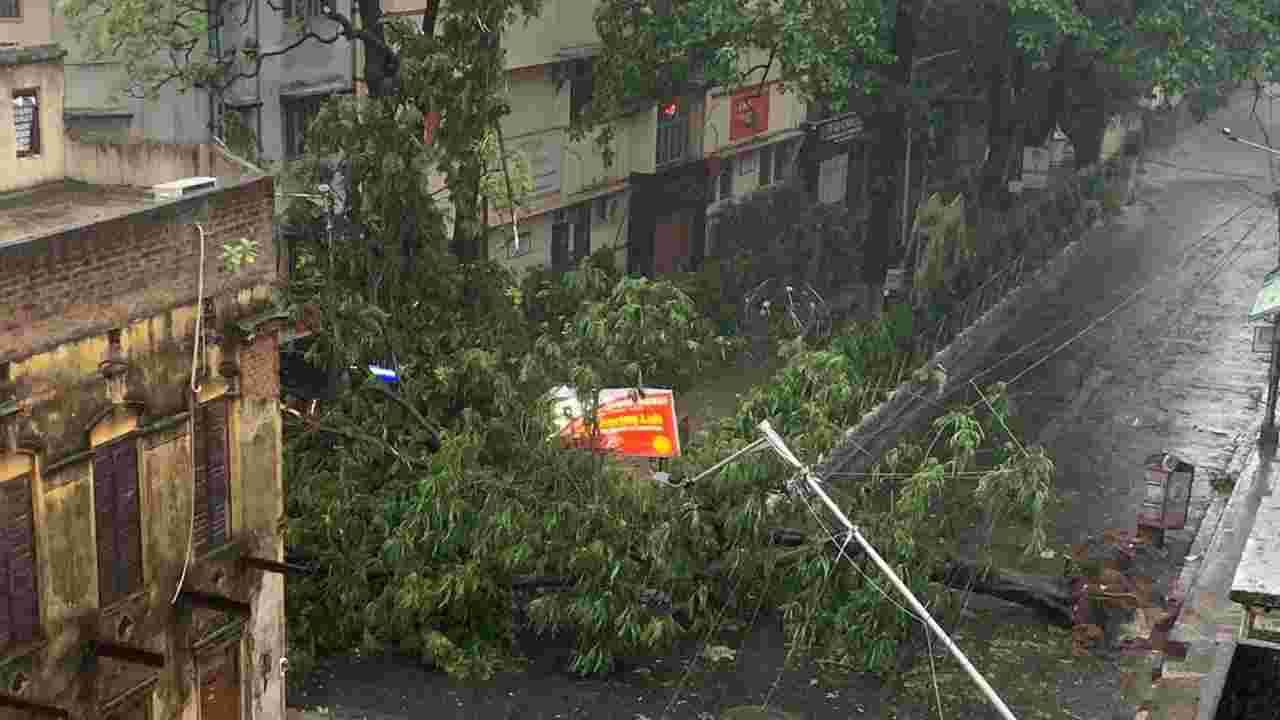 Cyclone 'Amphan': MHA teams to assess damages in WB, Odisha