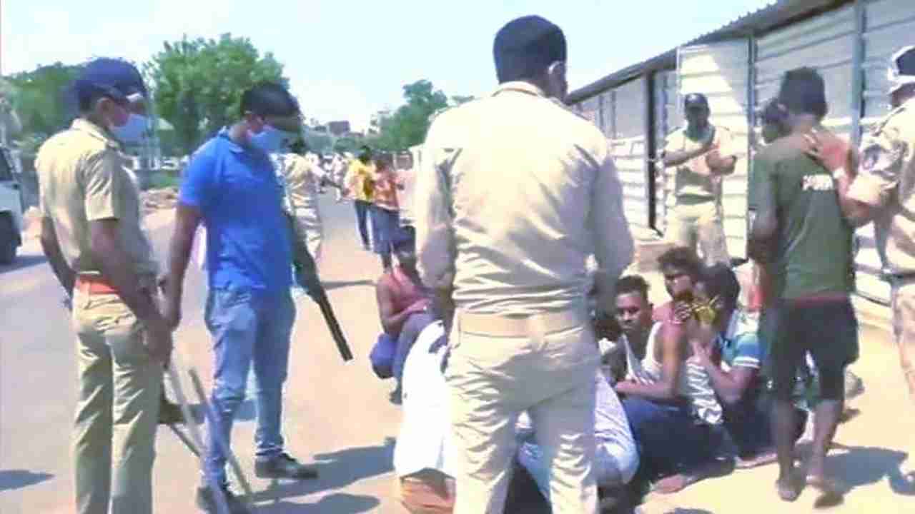 Migrants pelt tones at police in Mandi Gobindgarh as Bihar-bound train gets cancelled