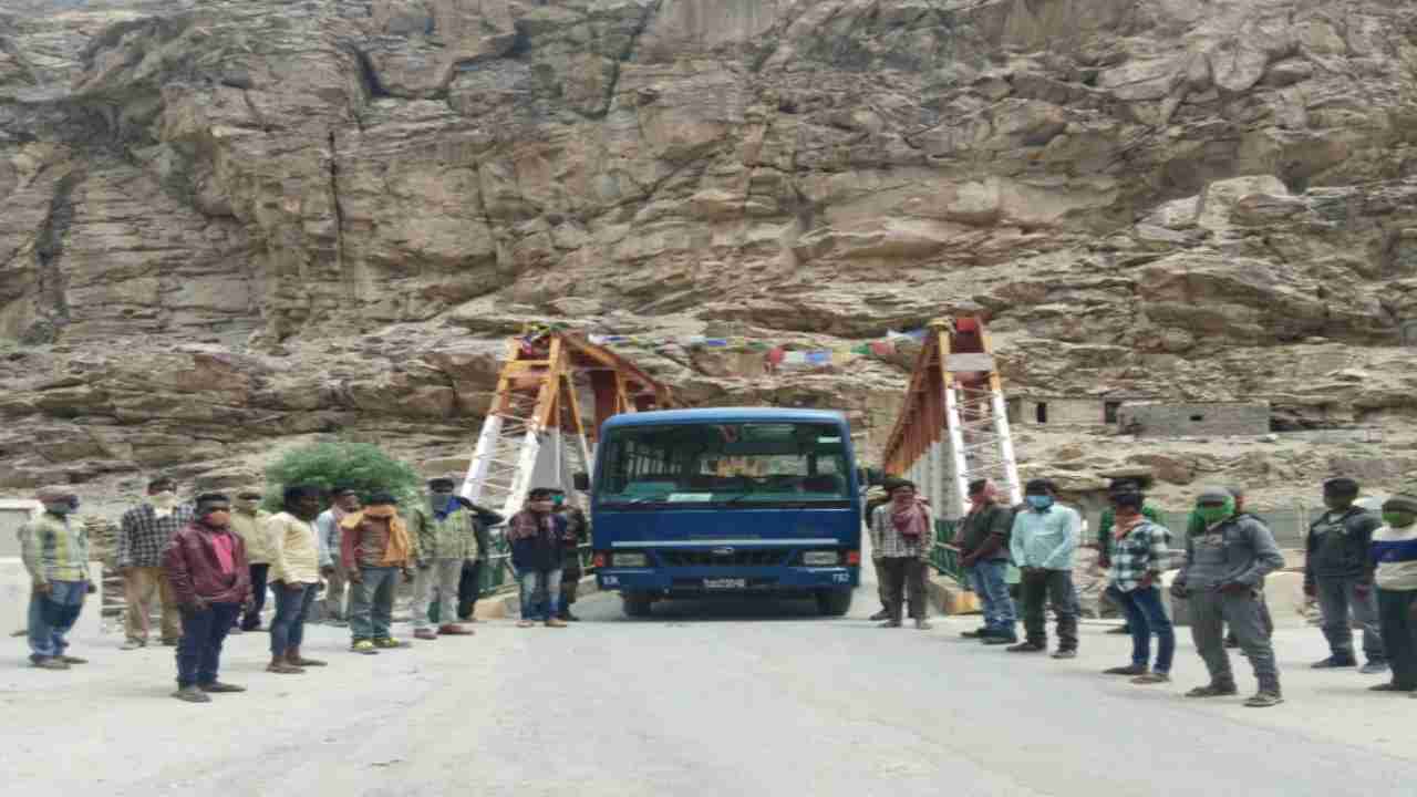 Jharkhand Government airlifts 60 stranded migrant workers from Leh
