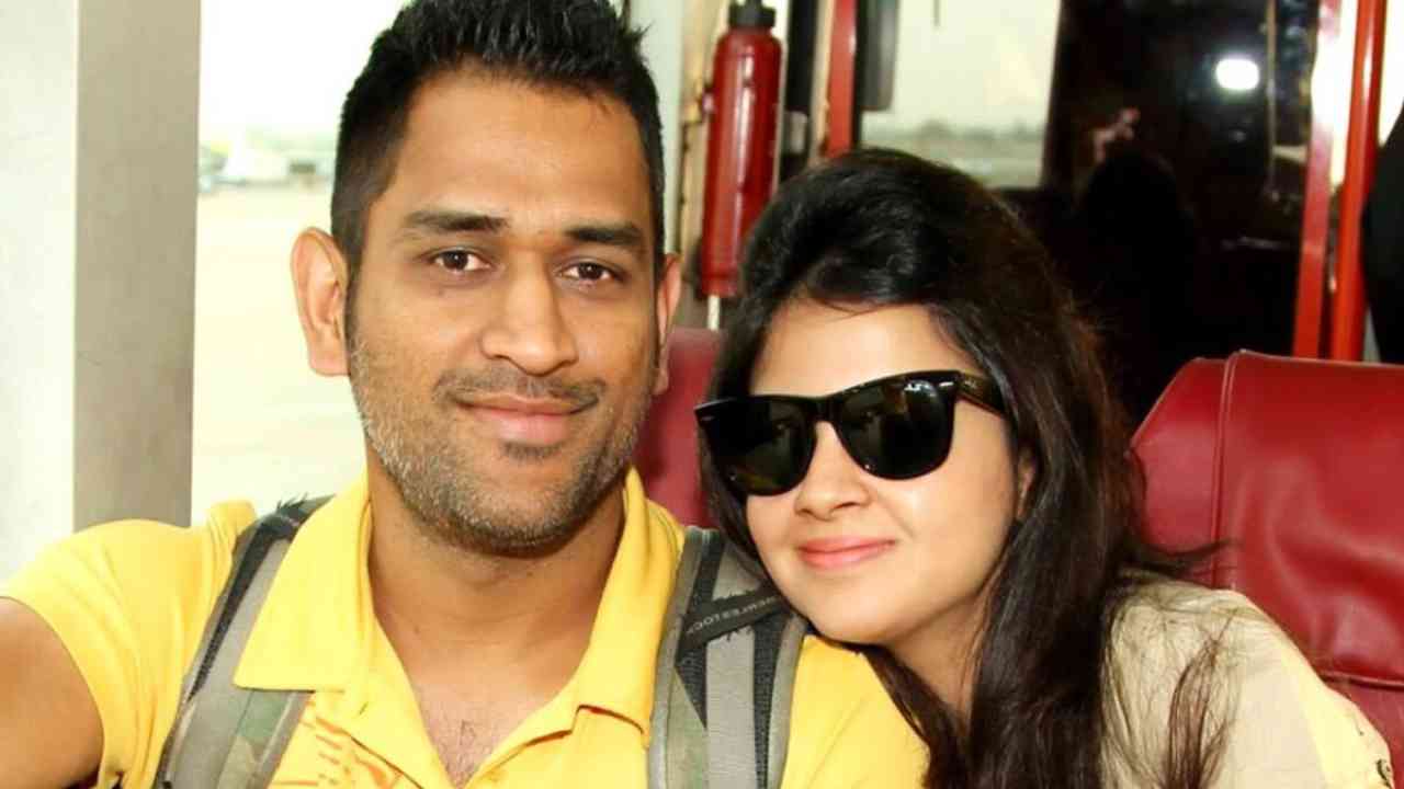 Get a life: Sakshi quashes rumours of MS Dhoni's retirement