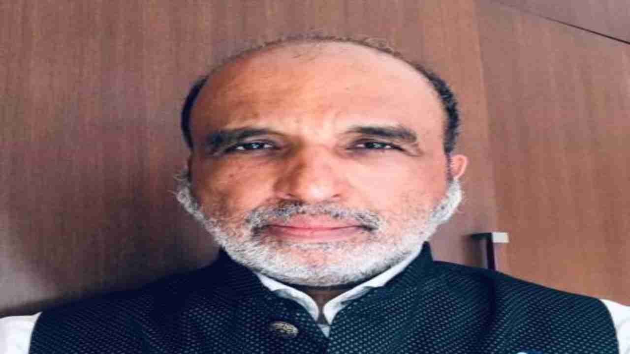Congress leader Sanjay Jha tests positive for COVID-19
