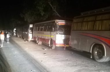 Allow buses with labourers to enter UP, Priyanka Gandhi urges Yogi Adityanath