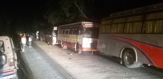 Allow buses with labourers to enter UP, Priyanka Gandhi urges Yogi Adityanath