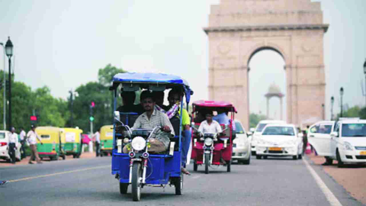 Delhi’s e-rickshaw owners will get Rs 5,000 assistance too: Arvind Kejriwal