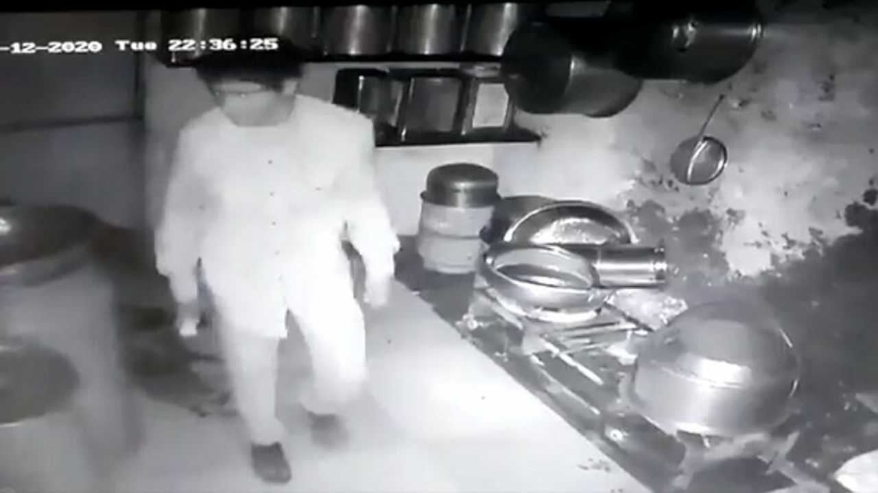 Gujarat: Five starving men breaks into closed eatery to kill hunger, steals nothing