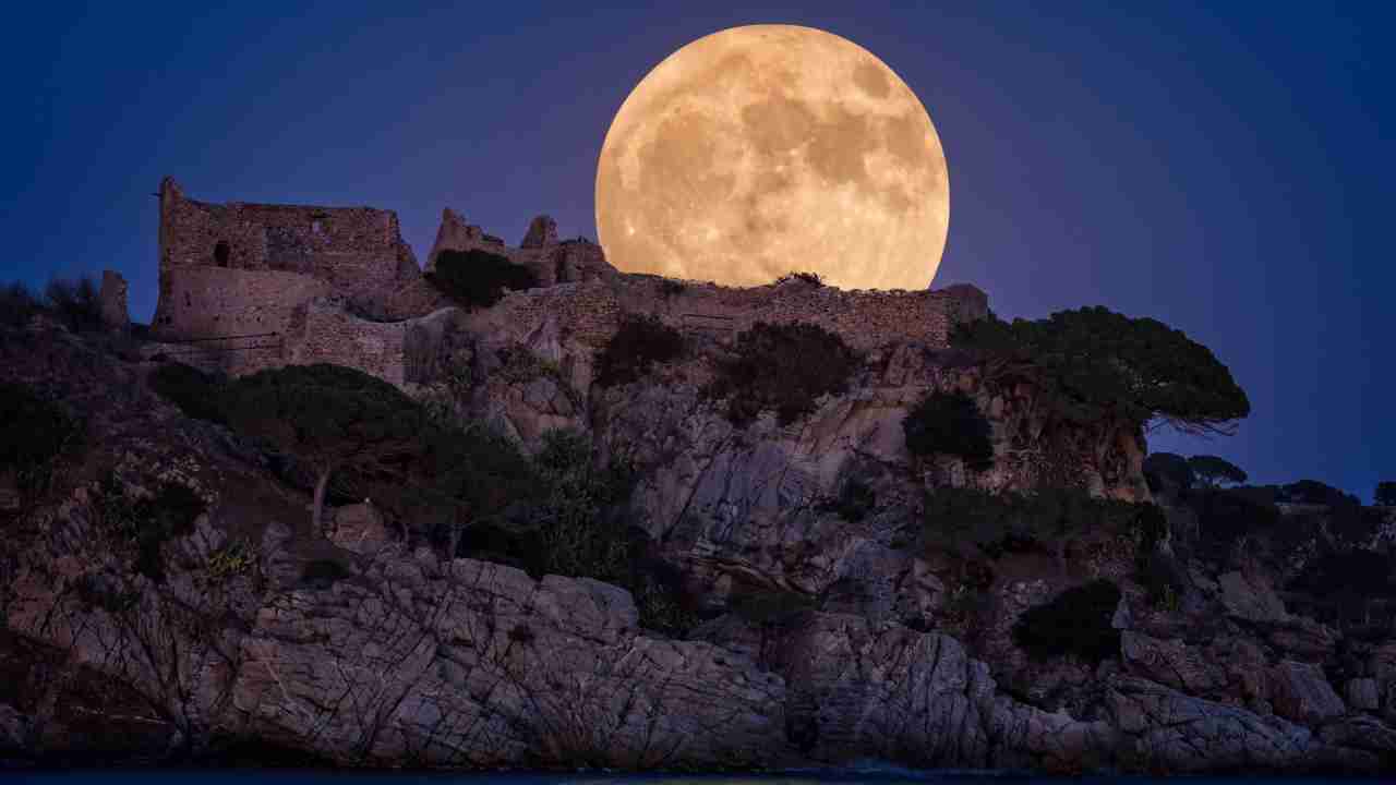 Penumbral Lunar Eclipse June 2020: Here's all you need to know about Strawberry Moon