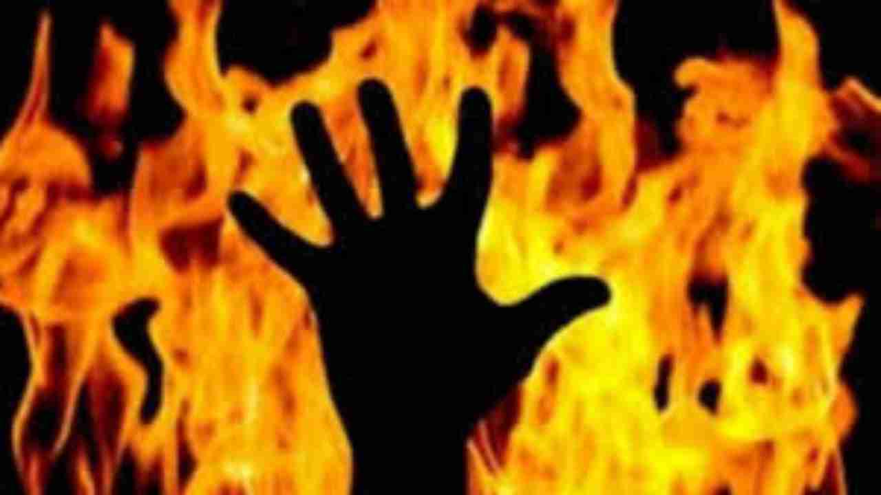 Man tied to tree, set ablaze in UP's Pratapgarh over affair by girl's family