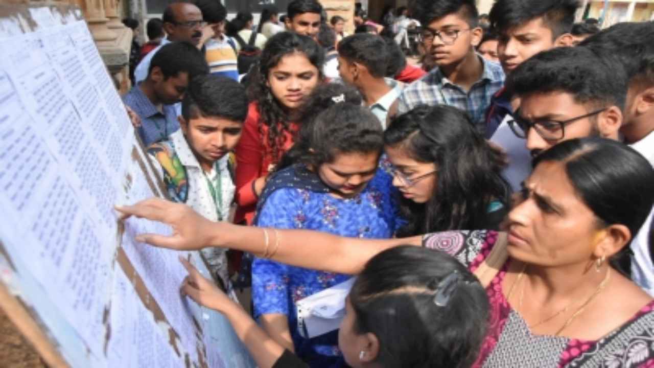 7.97 lakh students fail in Hindi in UP Board Exams