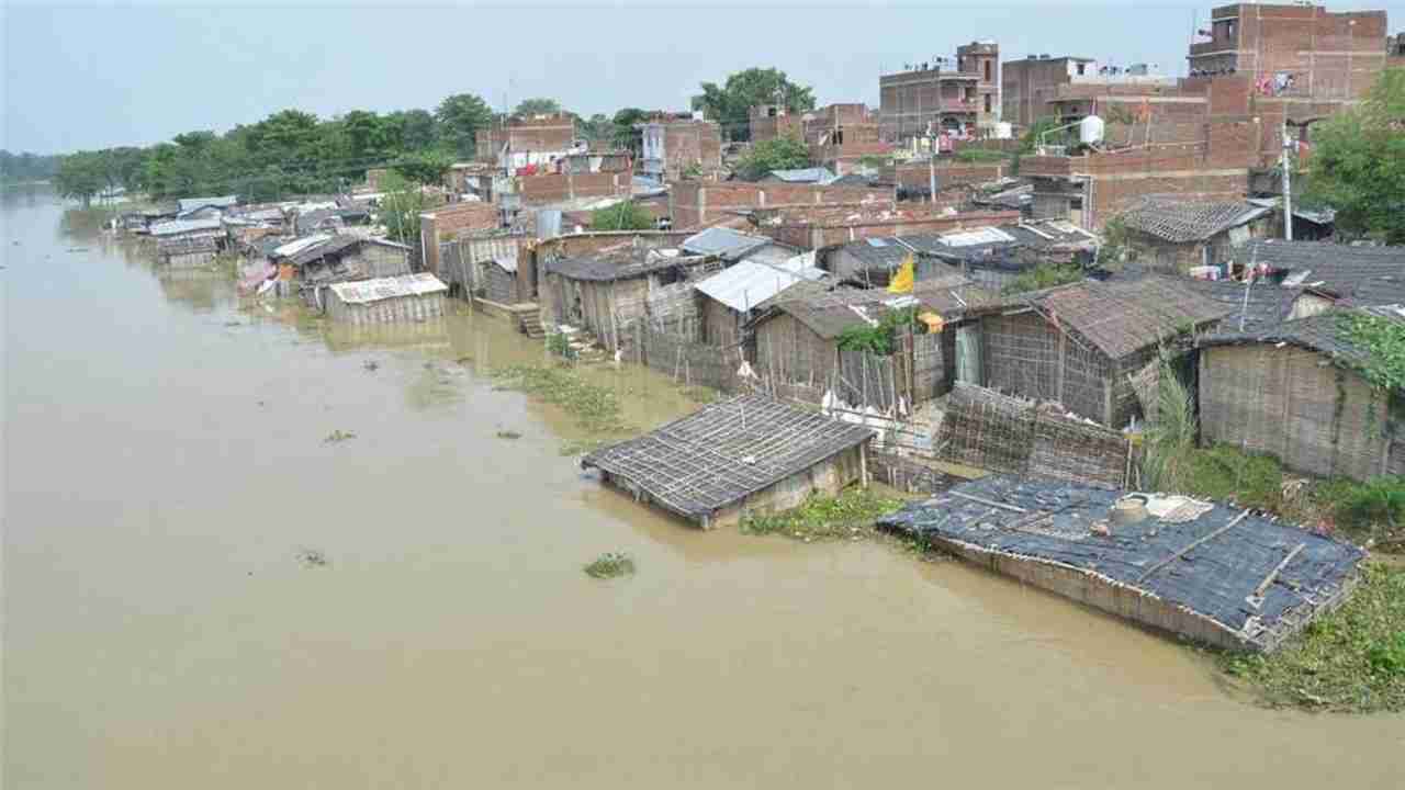 Ghaghara river in spate in UP, farms and homes submerged