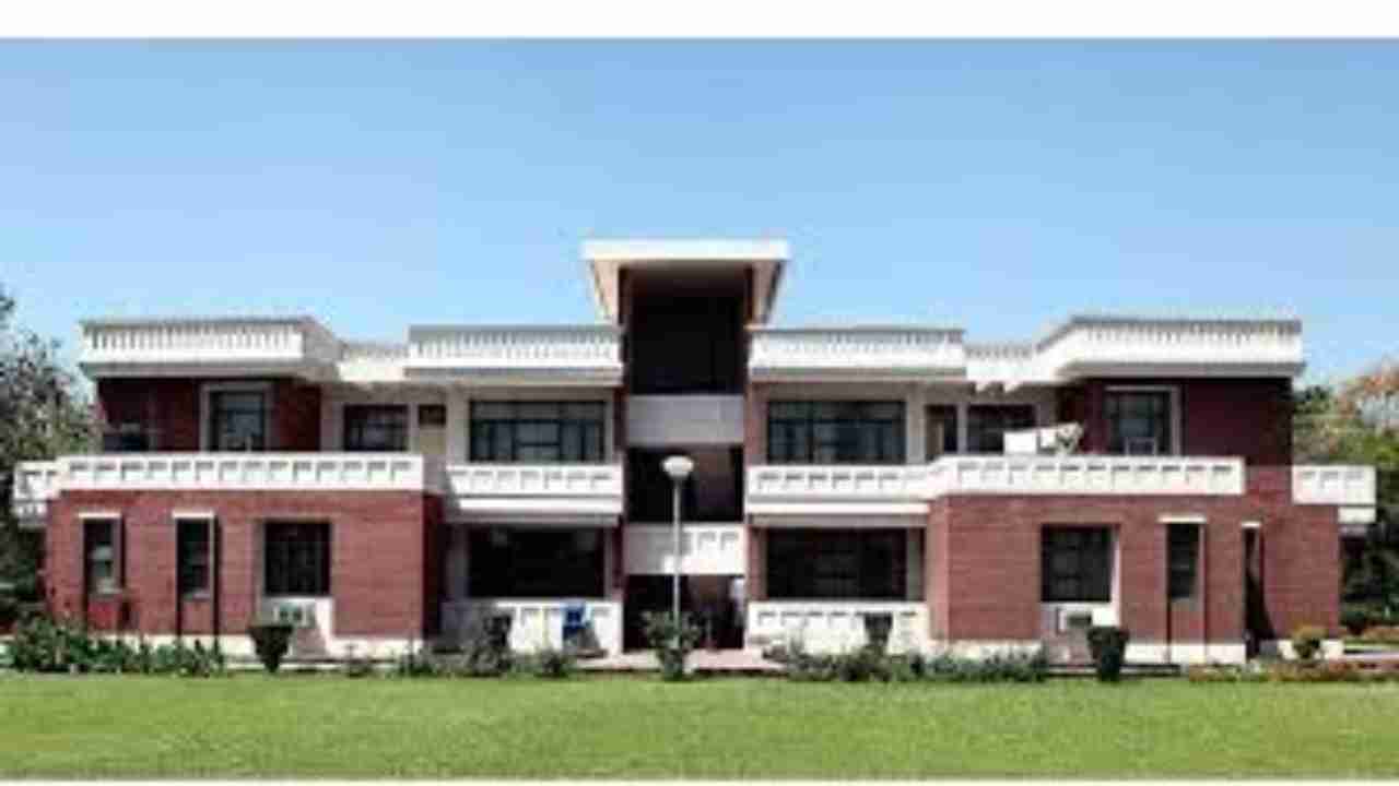 IIT-Kanpur professor found dead on campus