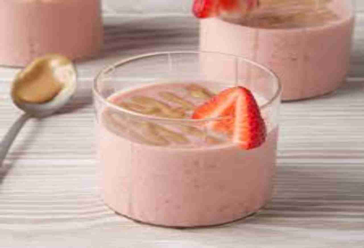 Strawberry Peanut Butter Banana Smoothie