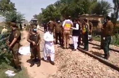 19 Sikh pilgrims killed in bus-train collision in Pakistan