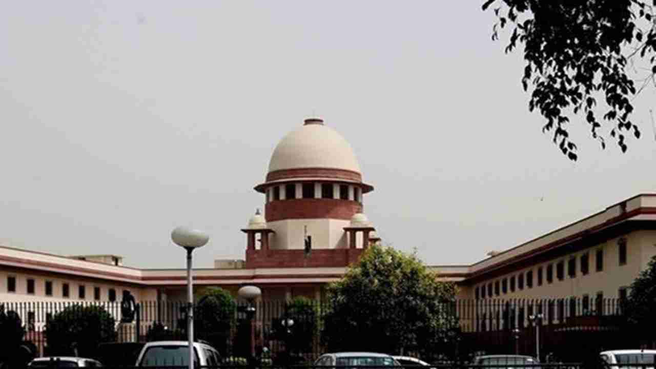 'Love Jihad' Laws: Supreme Court declines to stay laws which punish marriages based on religious conversion, issues notices to Uttar Pradesh, Uttarakhand