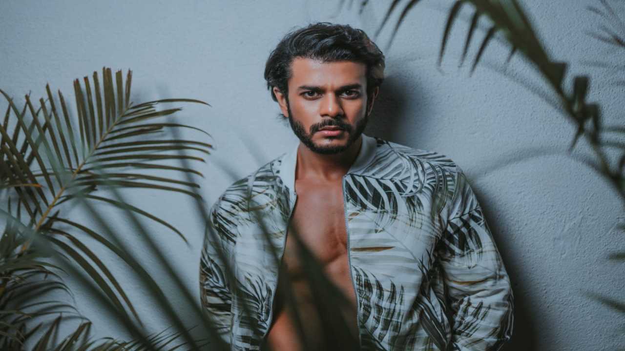 Twisted 3 actor Jay Soni takes a break from his busy schedule, here's what he has been doing!