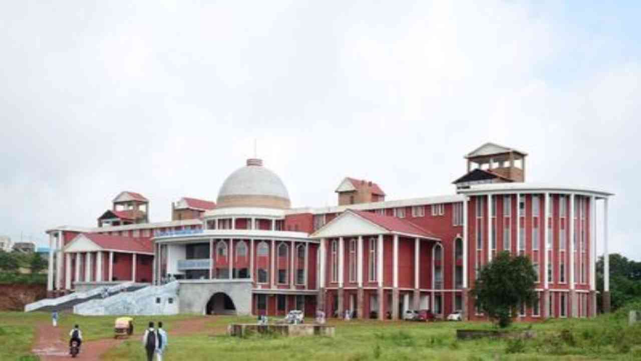 Student moves HC against Karnataka Law University's decision to hold semester exams in October