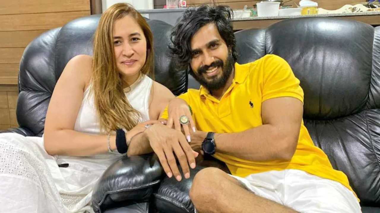 Vishnu Vishal gets engaged to girlfriend Jwala Gutta on her birthday