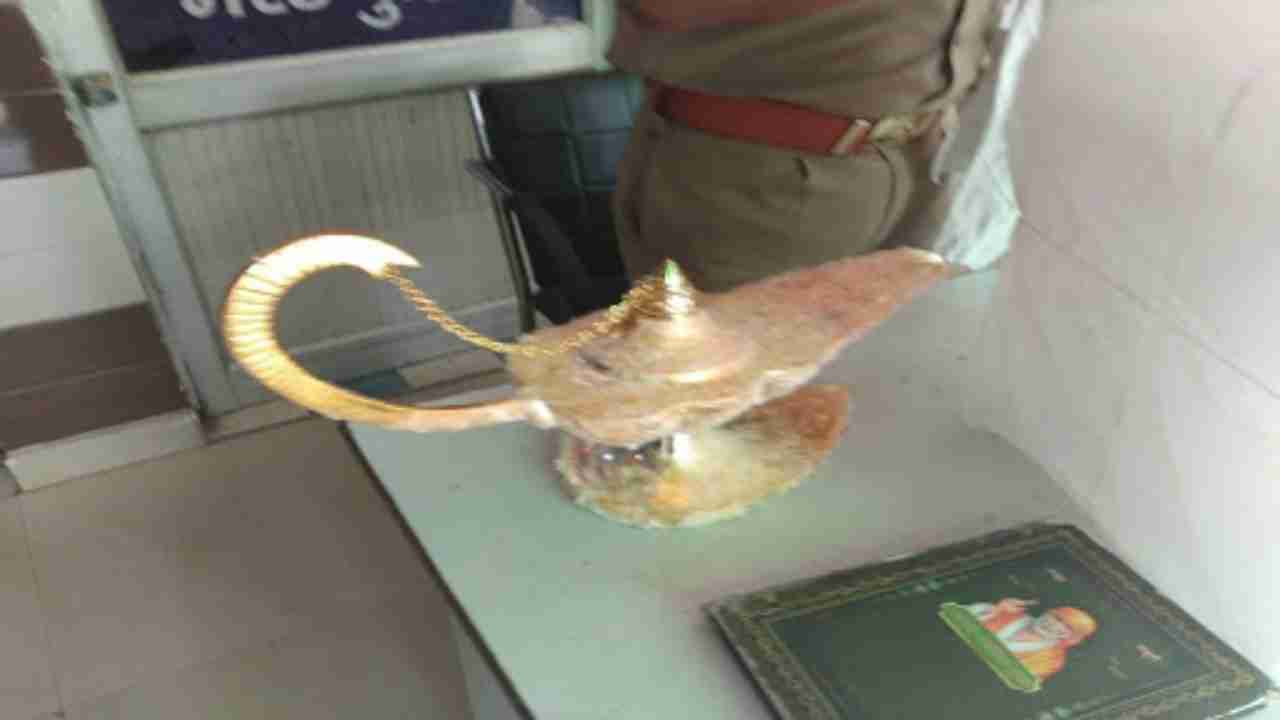 Uttar Pradesh: Men dupe Rs 2 crore from doctor couple on pretext of giving Aladdin's lamp