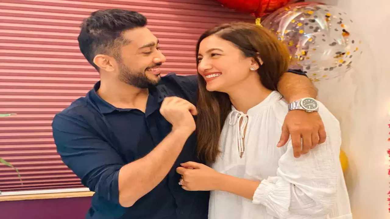Gauahar Khan's beau Zaid Darbar gives a warm welcome after her stint in Bigg Boss 14