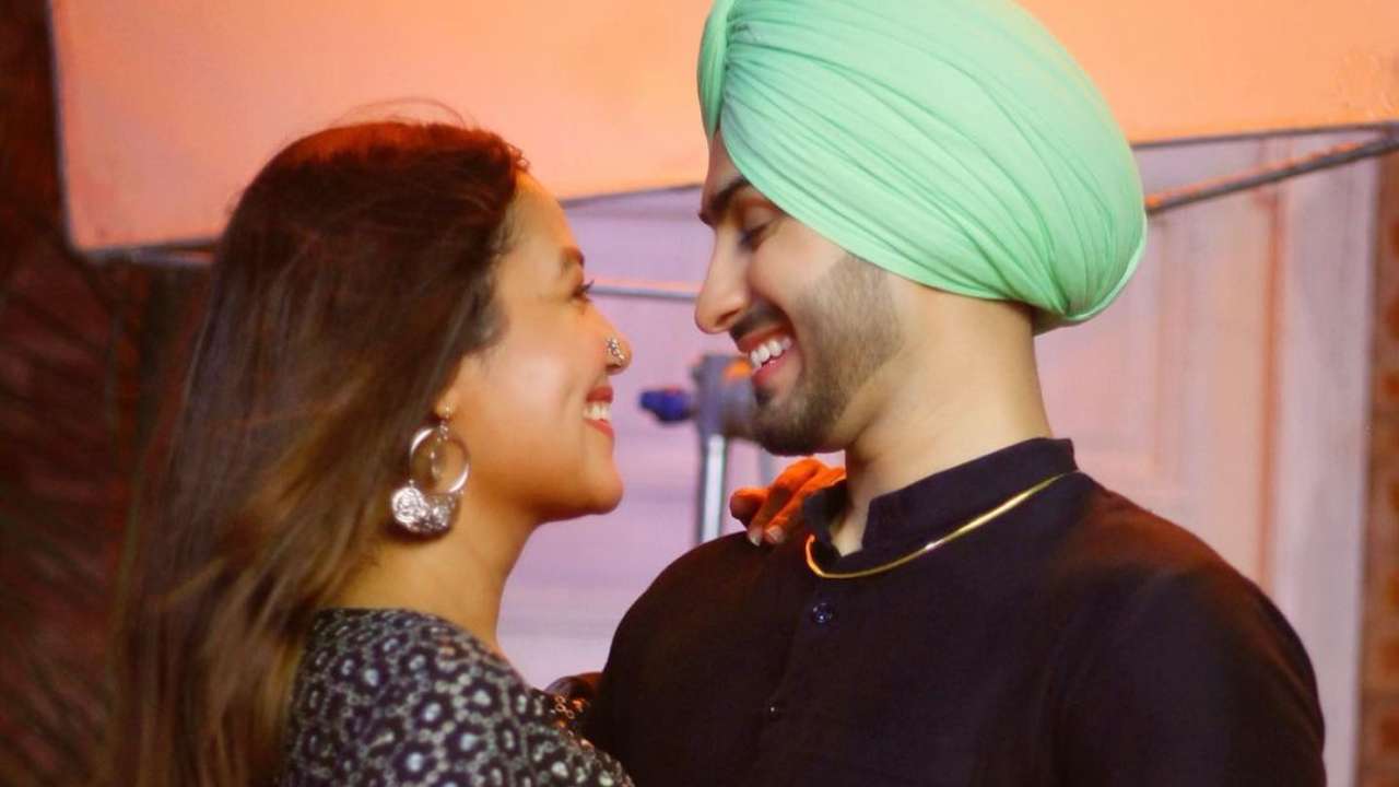 Neha Kakkar and Rohanpreet Singh to have a registered marriage on October 22? Find out!