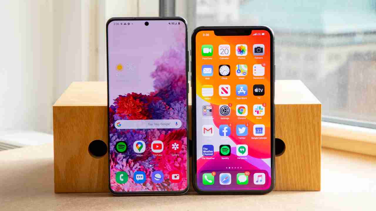 Great Indian sale Amazon vs Flipkart: Should you go for iPhone 11 Or Galaxy S20 Plus?