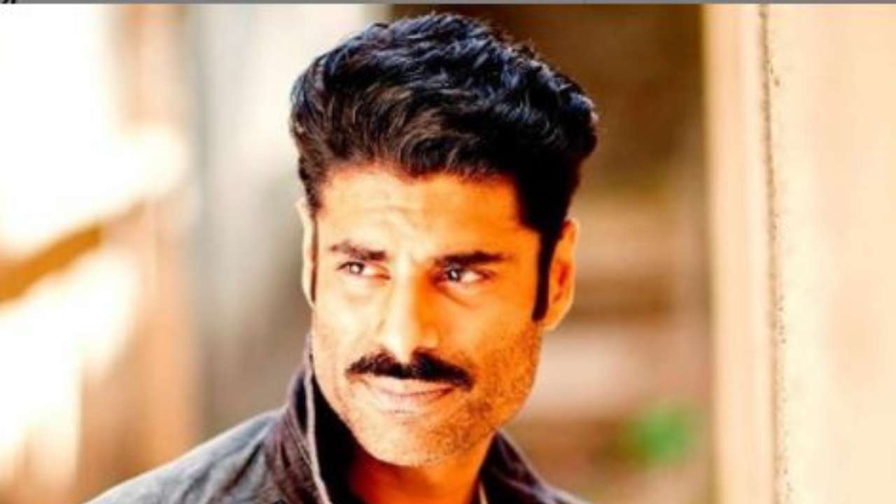 Aarya actor Sikander Kher asks for work on Instagram, says 'he can smile too'