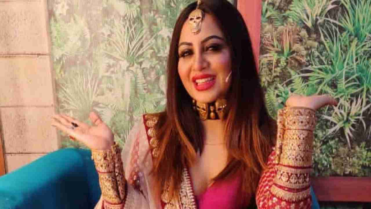 Bigg Boss 14 Wildcard Special: Arshi Khan admits she has got lip filler done