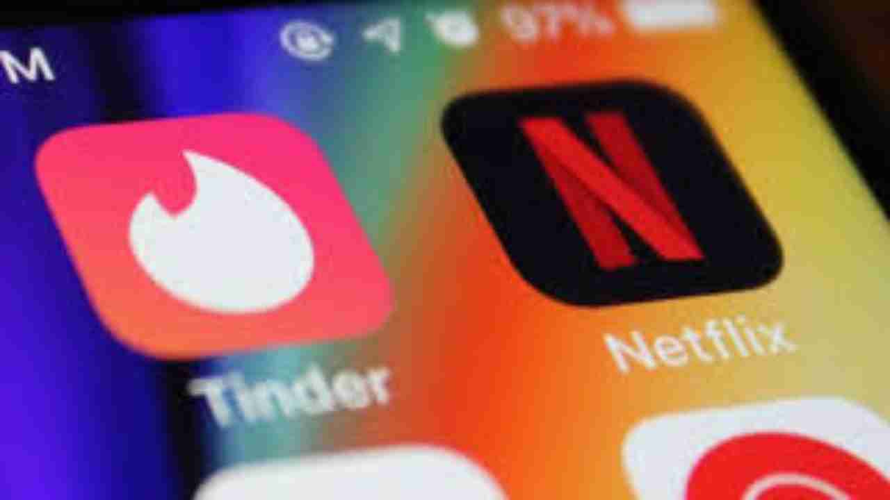Tinder drops hilarious tweet on 'Netflix Streamfest', people ask for free Tinder premium