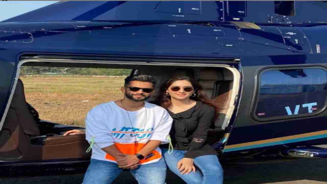 Rahul Vaidya off on vacay with girlfriend Disha Parmar, see pictures