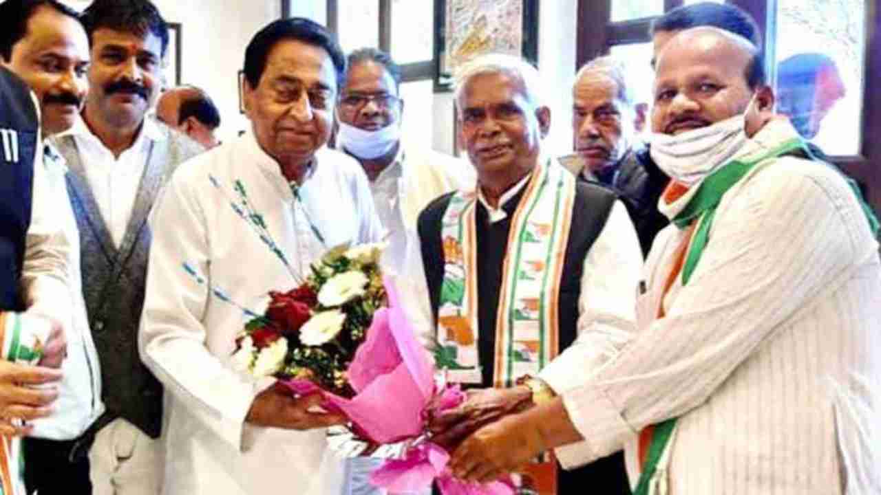 Rift in MP Congress after Nathuram Godse supporter joins party