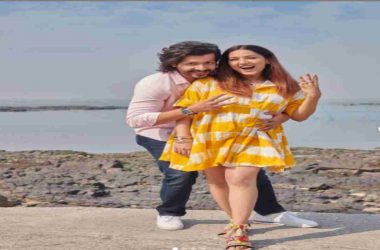 Singer Neeti Mohan and Nihaar Pandya announces pregnancy on second wedding anniversary