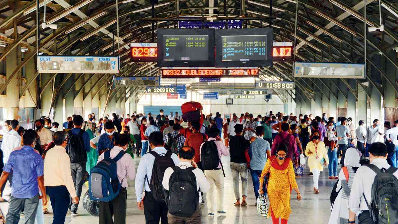 train passengers in Mumbai fined