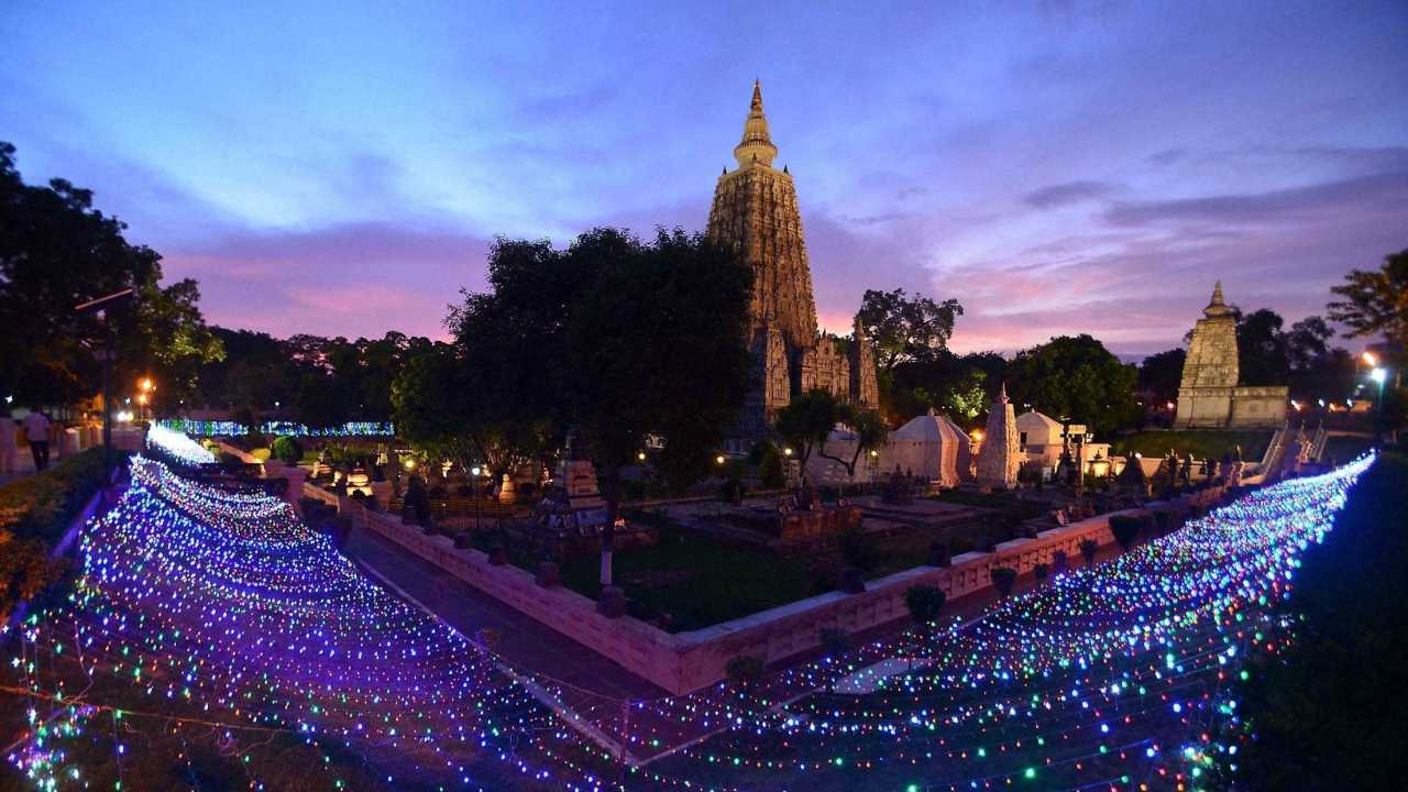 Want to visit Bodh Gaya at a low-cost? Then check these 3 special tour packages from IRCTC