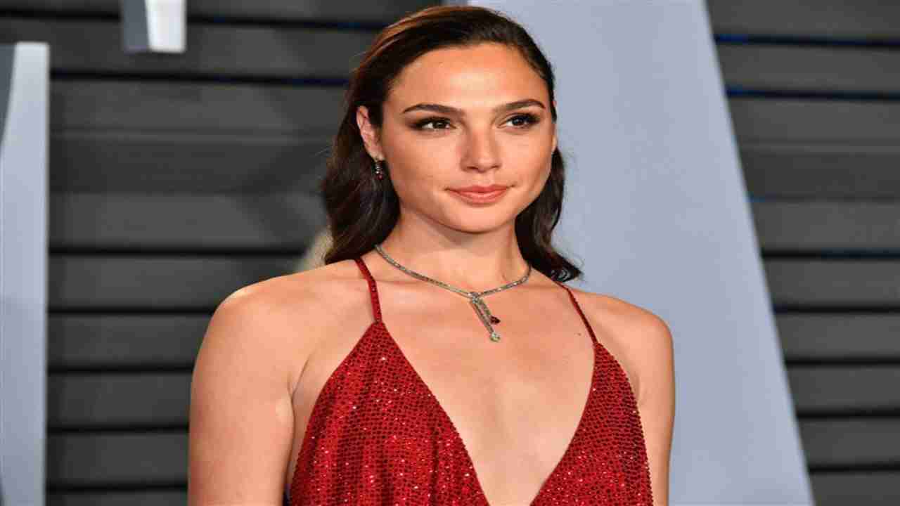 'Wonder Woman' fame Gal Gadot announces third pregnancy, shares adorable picture with family