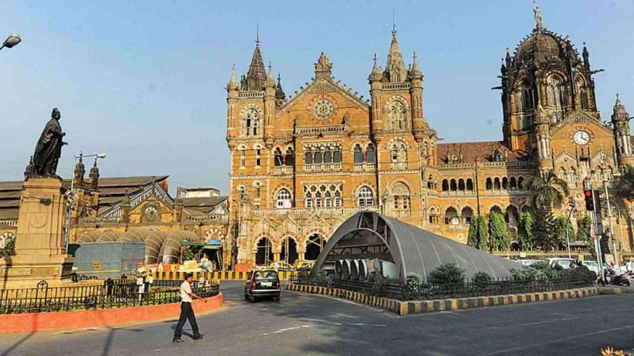 Brihanmumbai Municipal Corporation restricts entry of people at its offices