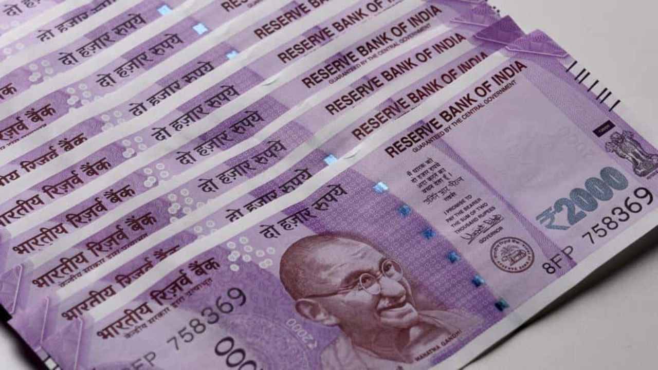 Net FPI inflow into equities at ₹10,482 crore in March