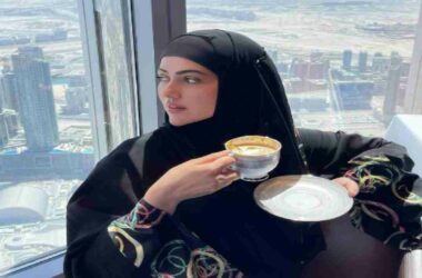 VIRAL: Sana Khan enjoys gold-plated coffee with hubby Anas Saiyad at Burj Khalifa, see picture