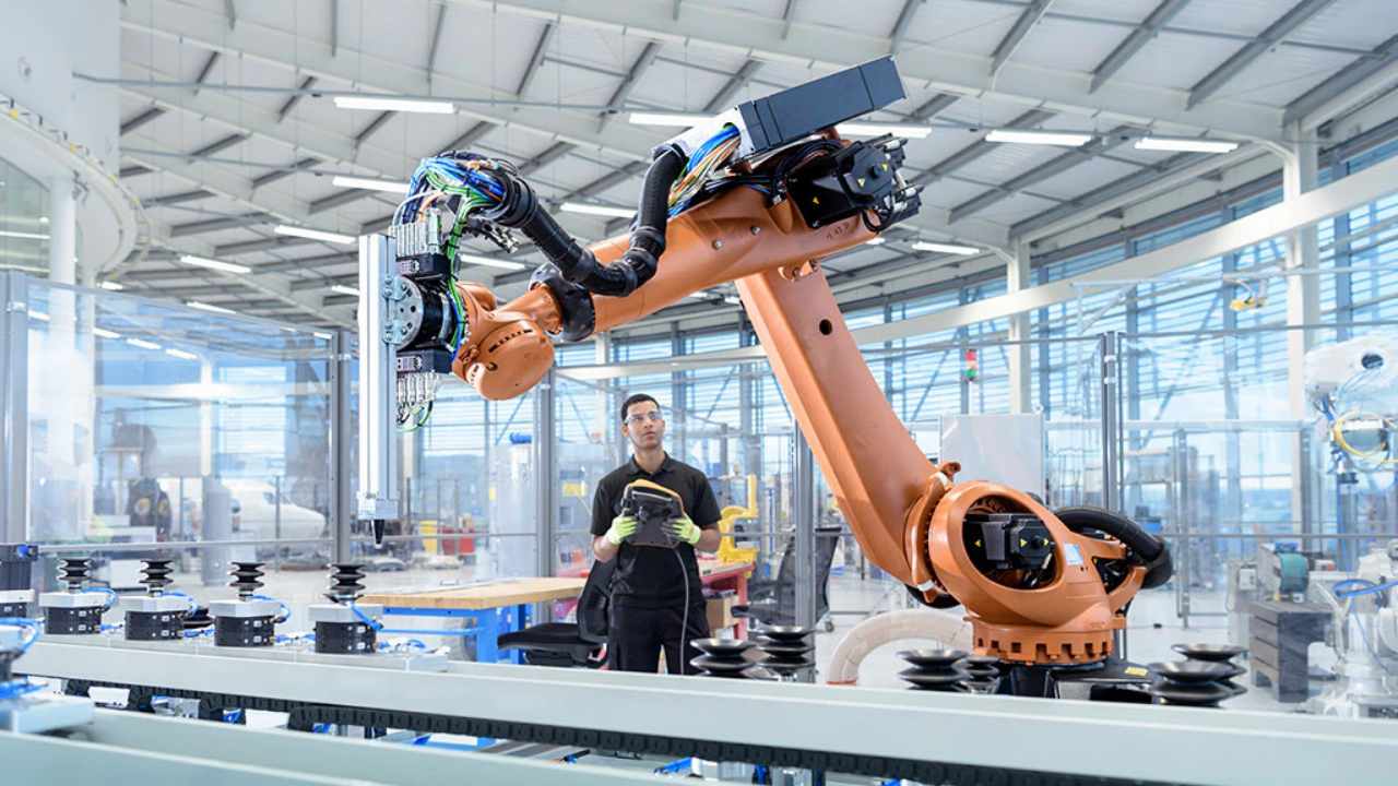 Around six out of 10 people may lose jobs to machines by 2025, reveals World Economic Forum report