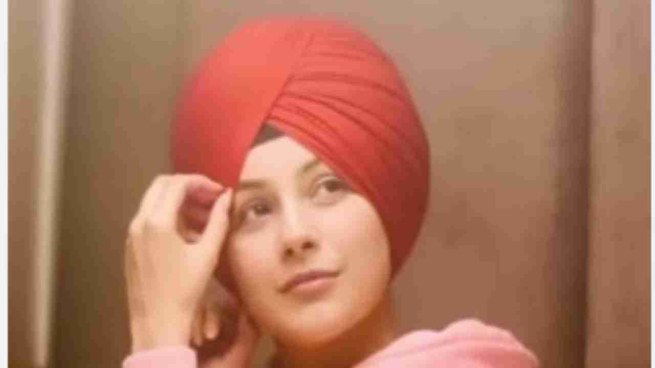 Shehnaaz Gill's look in red turban will steal your heart, see pictures