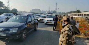 Traffic jam at Delhi-Gurugram border as police check vehicles
