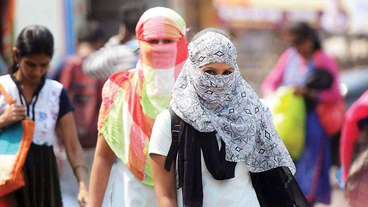 Sweltering in Delhi as mercury remains above 40