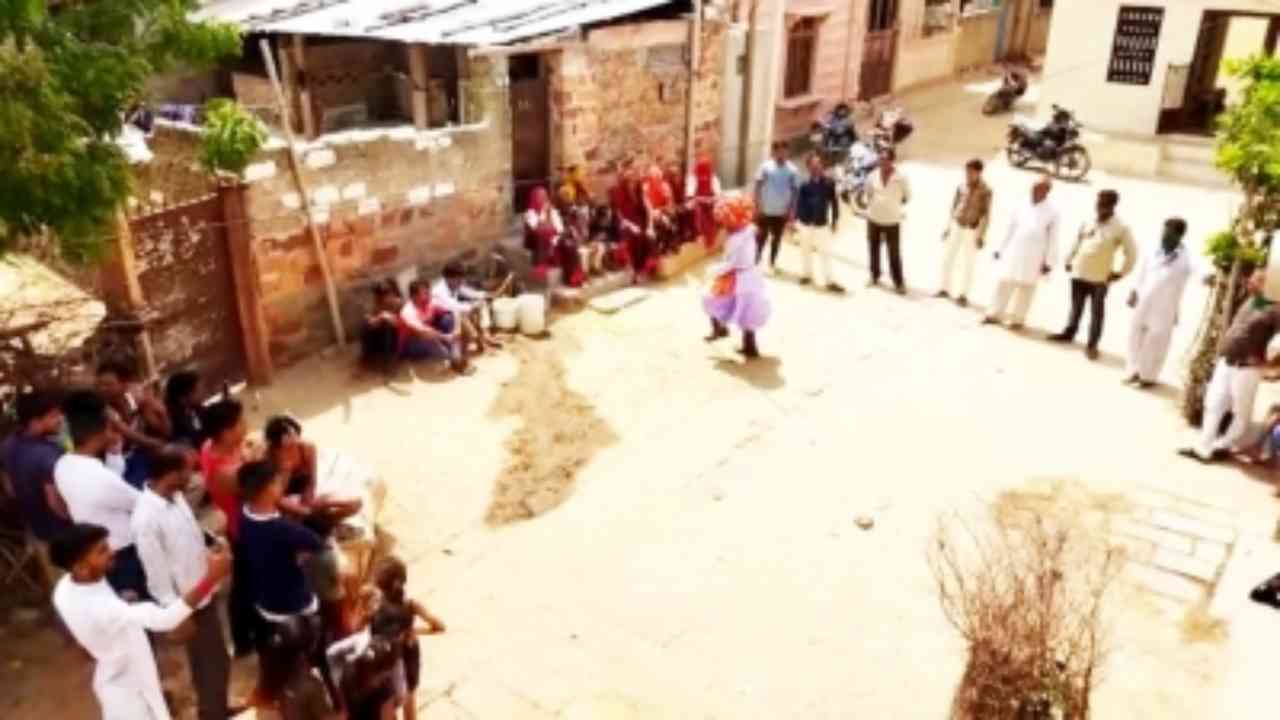 Barmer villagers dance on streets to celebrate water supply