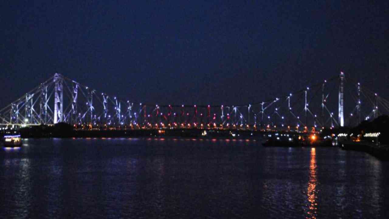 Howrah Bridge dazzles in Olympic colours