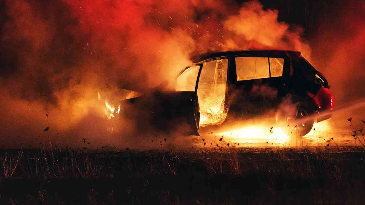 Gurugram: 2 burnt alive as car catches fire after collision with pole