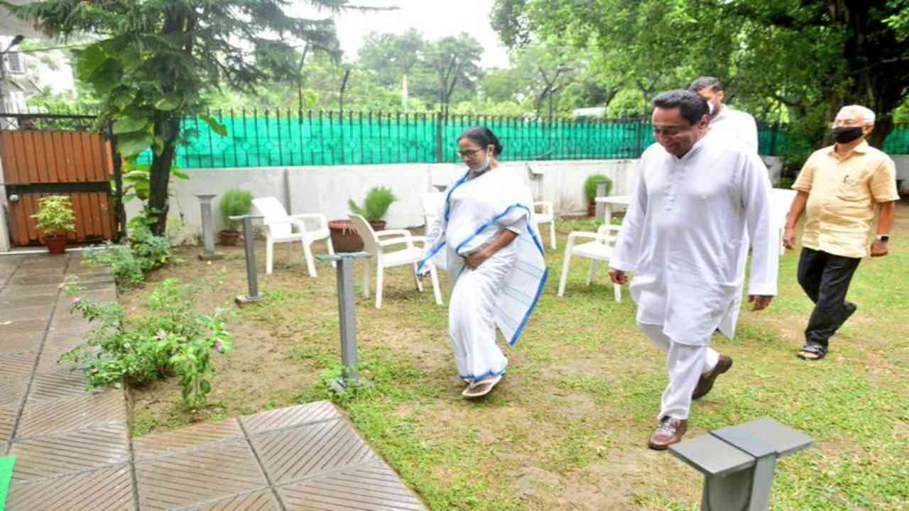 Mamata Banerjee meets Kamal Nath in Delhi, discusses political situation in country