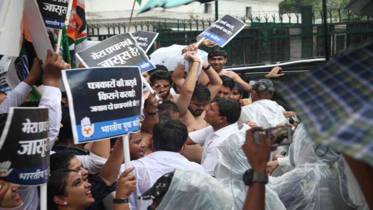 Youth Congress protests over phone tapping issue